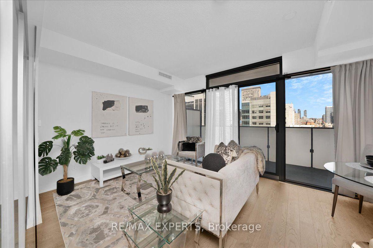 Photo 12 of Unit 1815, 25 Richmond Street E, Toronto, Church-Yonge Corridor — HOMEH
