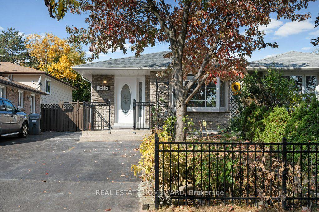 Photo 3 of Unit Main, 1917 Bonnymede Drive, Mississauga, Clarkson — HOMEH