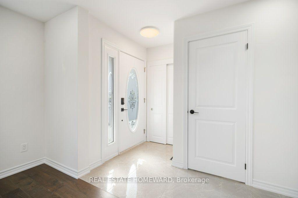 Photo 4 of Unit Main, 1917 Bonnymede Drive, Mississauga, Clarkson — HOMEH
