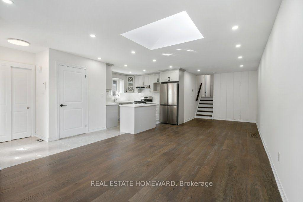 Photo 5 of Unit Main, 1917 Bonnymede Drive, Mississauga, Clarkson — HOMEH