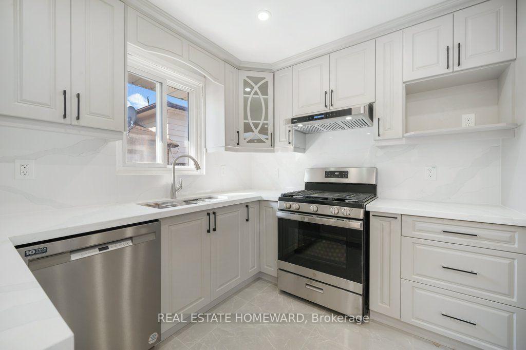 Photo 8 of Unit Main, 1917 Bonnymede Drive, Mississauga, Clarkson — HOMEH