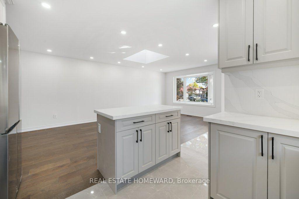 Photo 10 of Unit Main, 1917 Bonnymede Drive, Mississauga, Clarkson — HOMEH