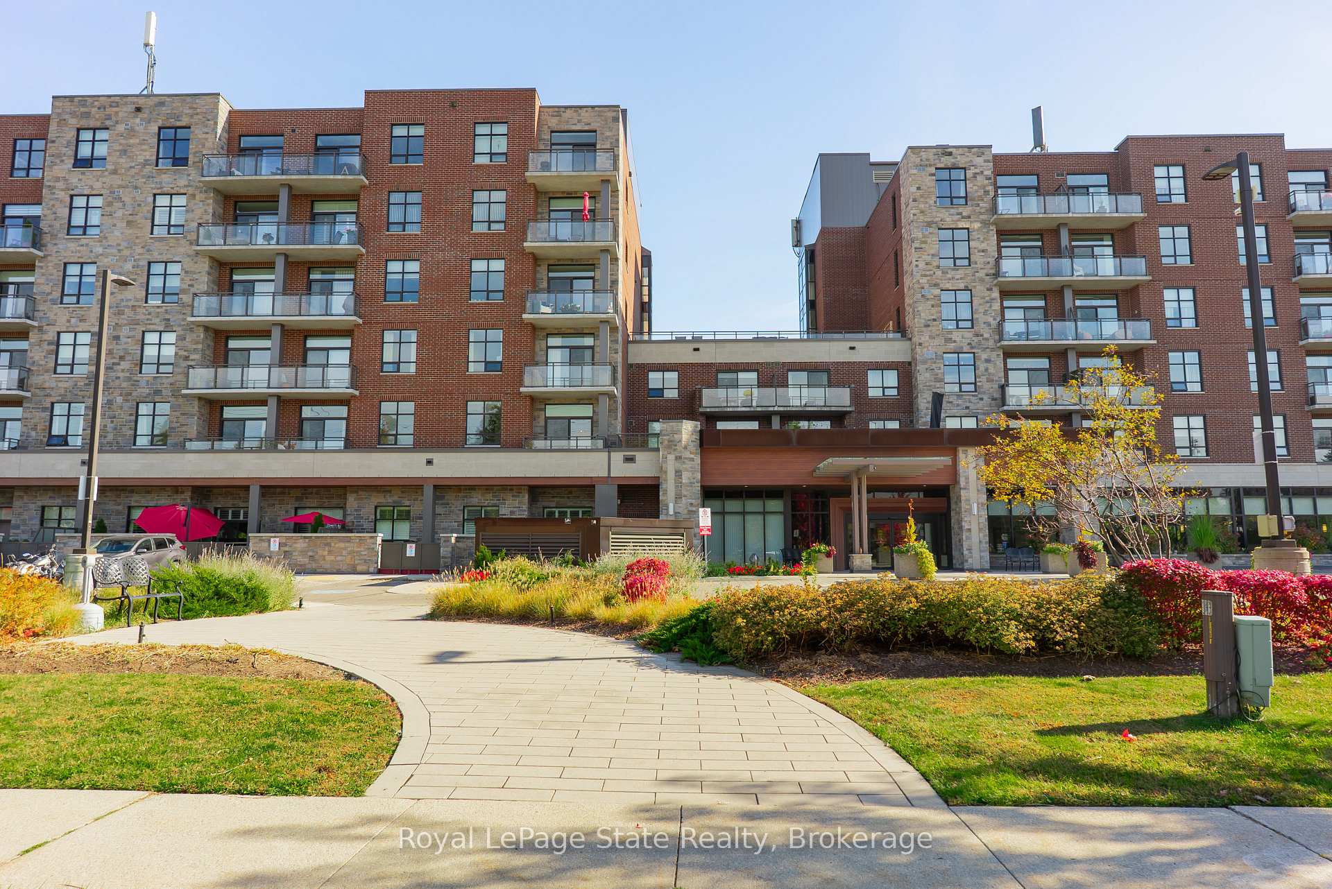 Photo 1 of Unit 507, 3290 New Street, Burlington, Roseland — HOMEH