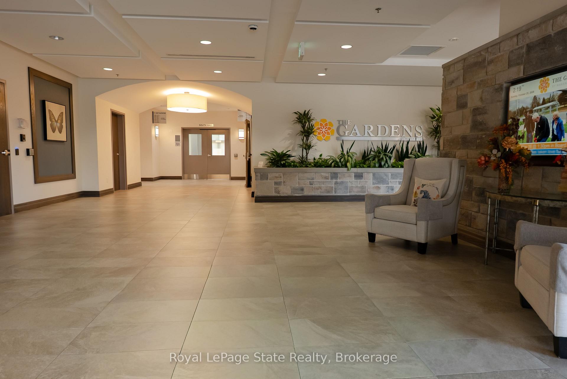 Photo 3 of Unit 507, 3290 New Street, Burlington, Roseland — HOMEH