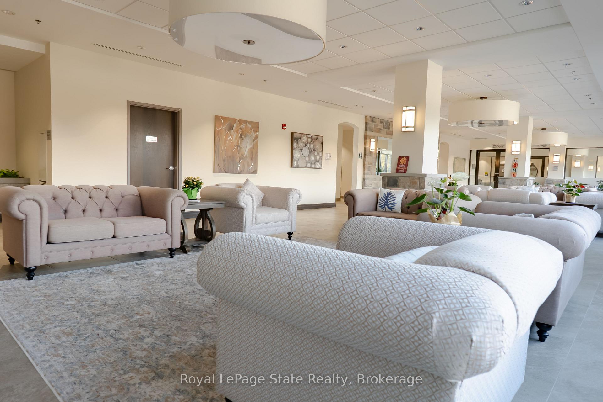 Photo 5 of Unit 507, 3290 New Street, Burlington, Roseland — HOMEH