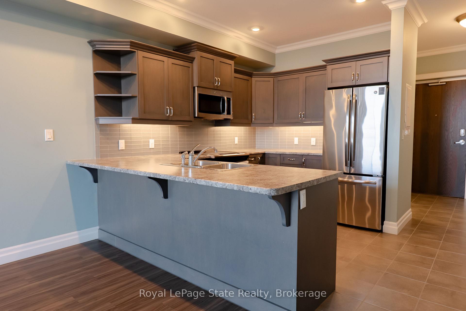 Photo 10 of Unit 507, 3290 New Street, Burlington, Roseland — HOMEH
