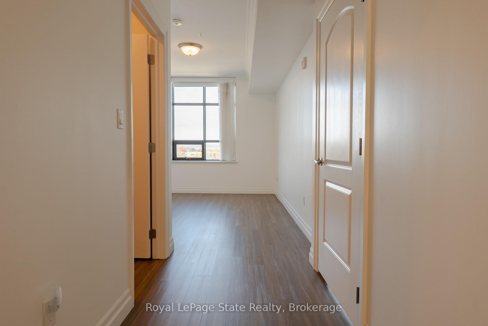 Photo 12 of Unit 507, 3290 New Street, Burlington, Roseland — HOMEH
