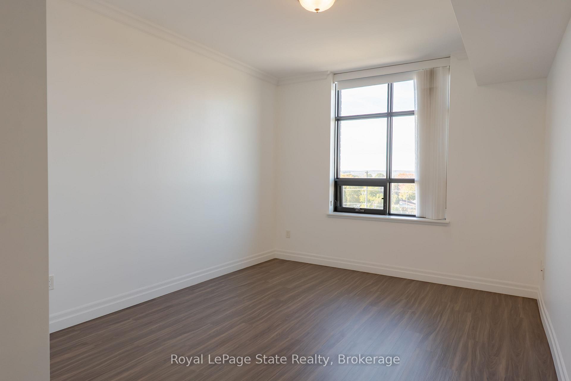 Photo 13 of Unit 507, 3290 New Street, Burlington, Roseland — HOMEH