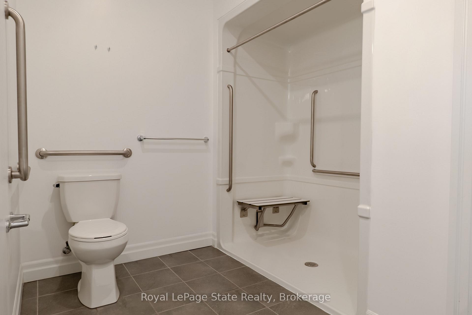 Photo 15 of Unit 507, 3290 New Street, Burlington, Roseland — HOMEH