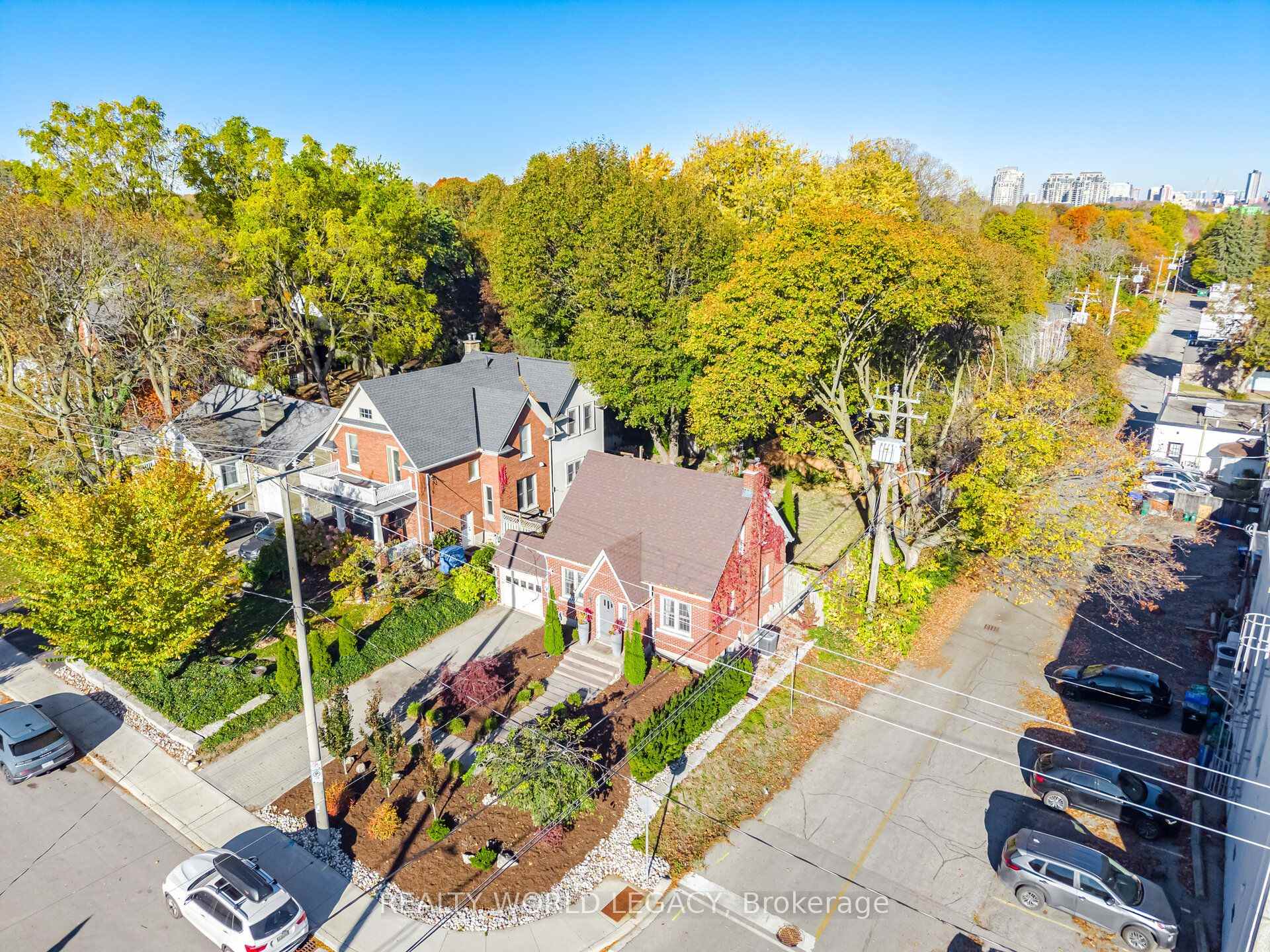 Photo 45 of 11 Rock Avenue, Kitchener, KW Hospital — HOMEH
