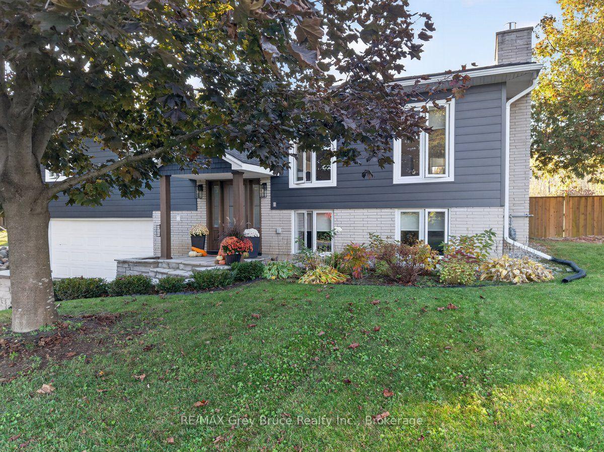 Photo of 436 Balmy Beach Road