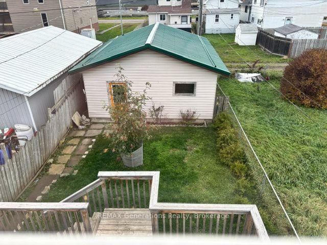 Photo 2 of 831 McIntosh Street, Thunder Bay, East End — HOMEH