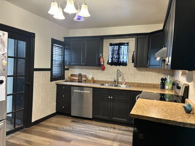 Photo 4 of 831 McIntosh Street, Thunder Bay, East End — HOMEH