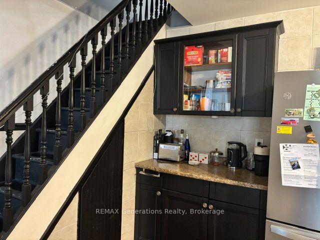 Photo 5 of 831 McIntosh Street, Thunder Bay, East End — HOMEH