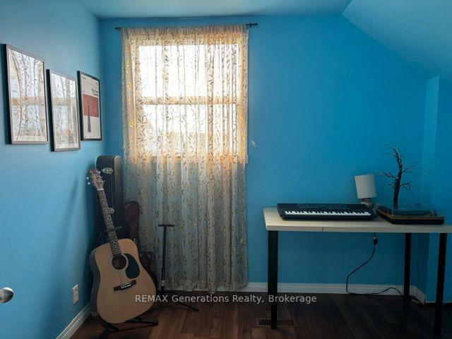 Photo 10 of 831 McIntosh Street, Thunder Bay, East End — HOMEH