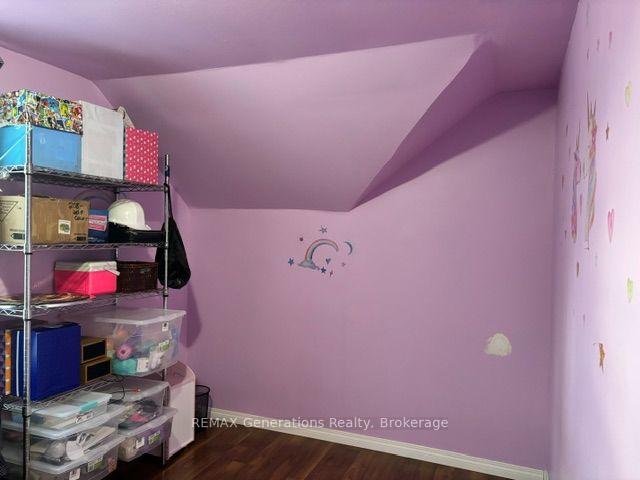 Photo 11 of 831 McIntosh Street, Thunder Bay, East End — HOMEH