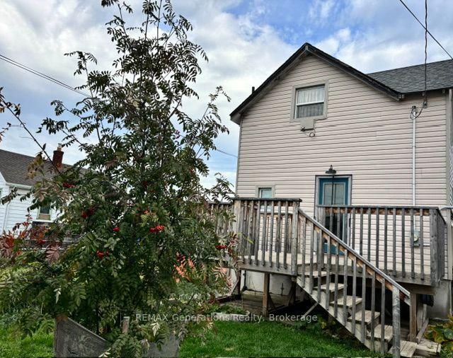 Photo 16 of 831 McIntosh Street, Thunder Bay, East End — HOMEH
