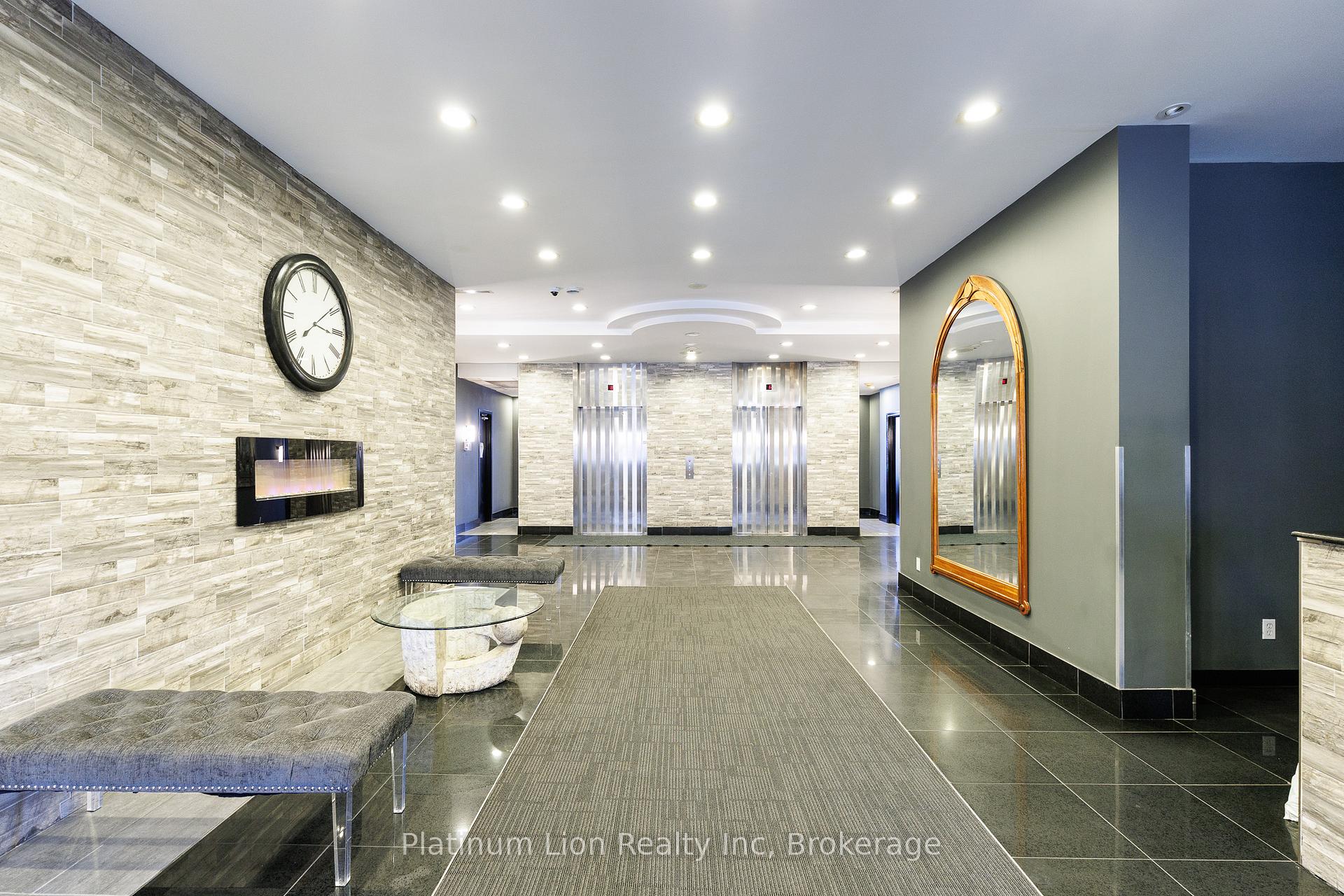 Photo 4 of Unit 910, 135 James Street S, Hamilton, Corktown — HOMEH