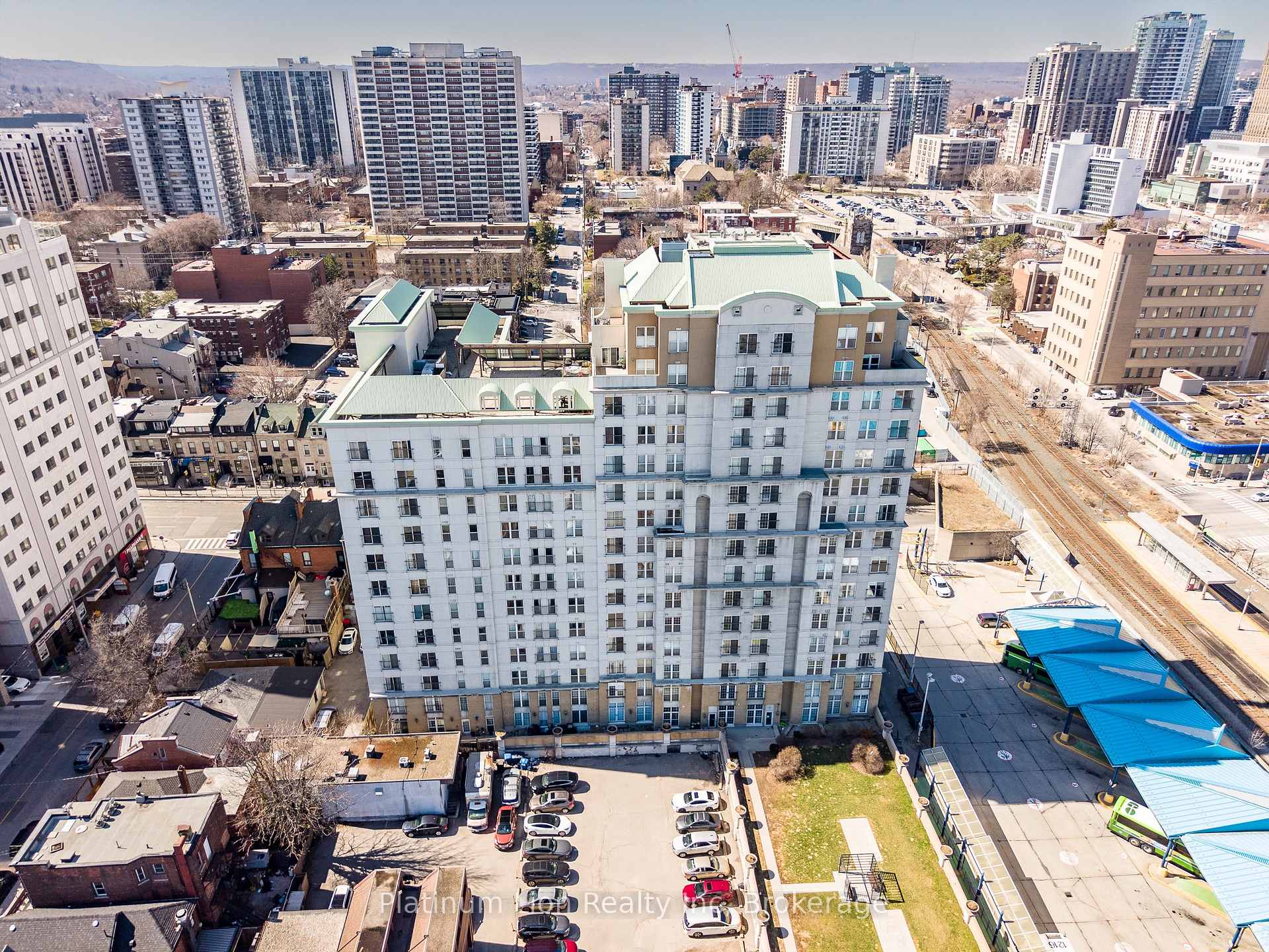 Photo 31 of Unit 910, 135 James Street S, Hamilton, Corktown — HOMEH