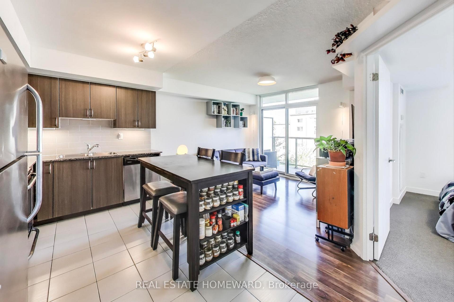 Photo 6 of Unit 406, 816 Lansdowne Avenue, Toronto, Dovercourt-Wallace Emerson-Junction — HOMEH