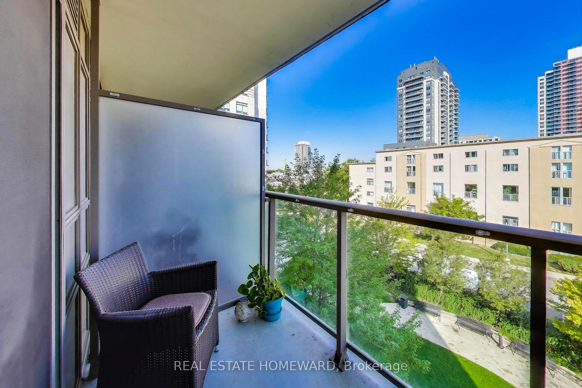 Photo 12 of Unit 406, 816 Lansdowne Avenue, Toronto, Dovercourt-Wallace Emerson-Junction — HOMEH
