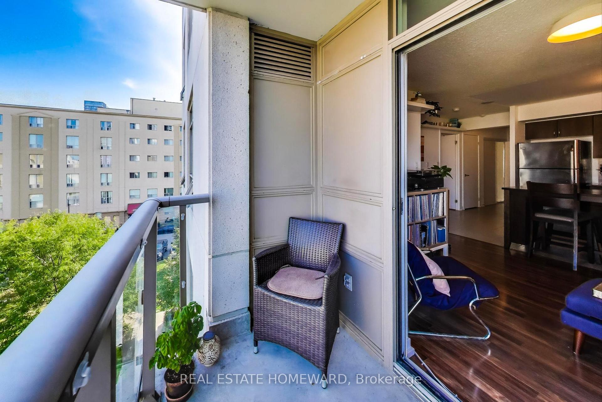 Photo 13 of Unit 406, 816 Lansdowne Avenue, Toronto, Dovercourt-Wallace Emerson-Junction — HOMEH