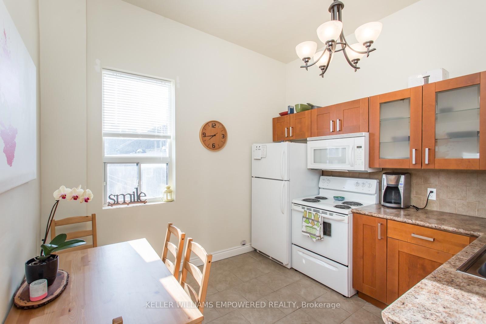 Photo 6 of Unit Unit 3, 157 Argyle Street, Toronto, Little Portugal — HOMEH