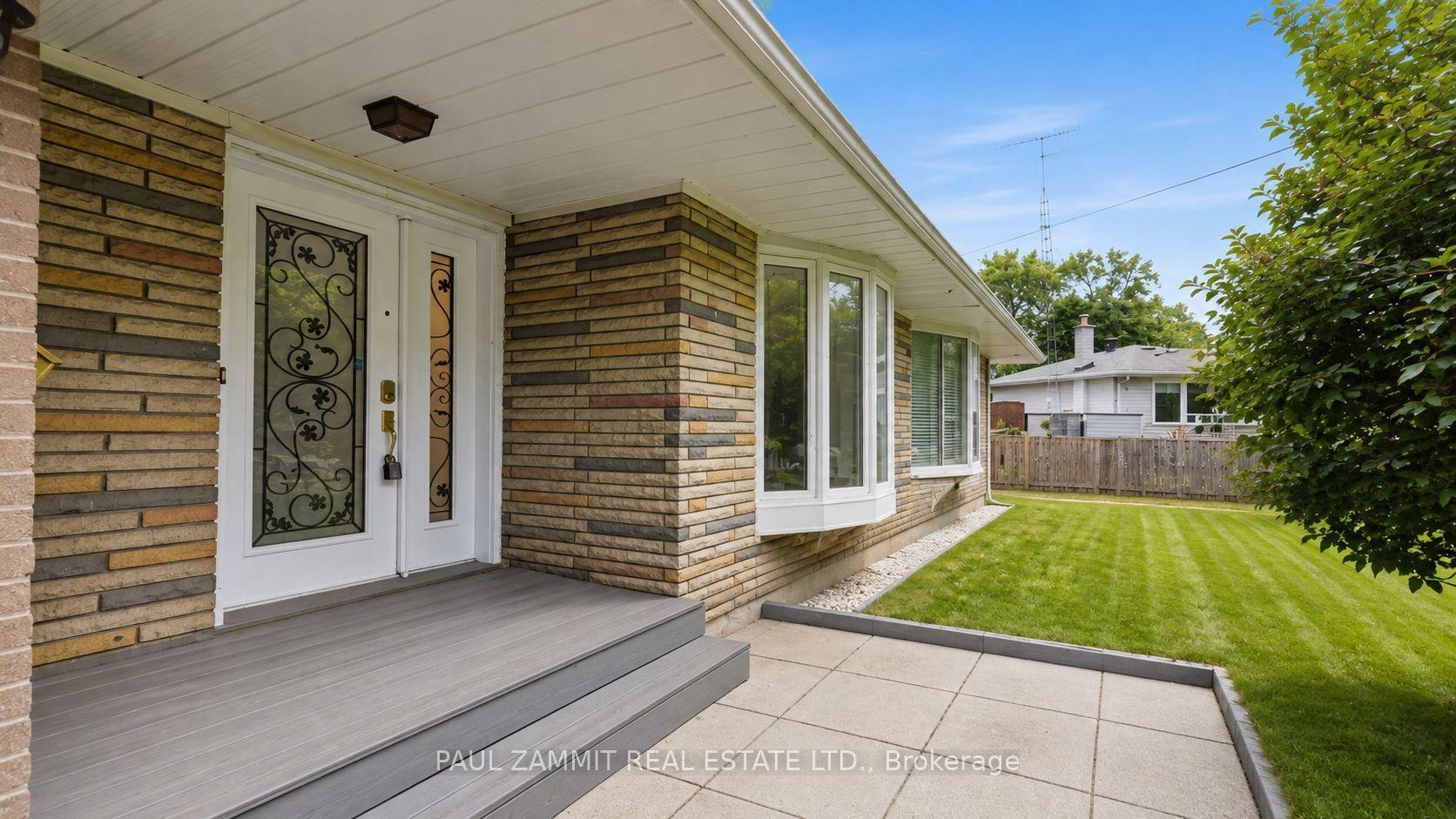 Photo 2 of 6 King Richard Court, Markham, Bullock — HOMEH
