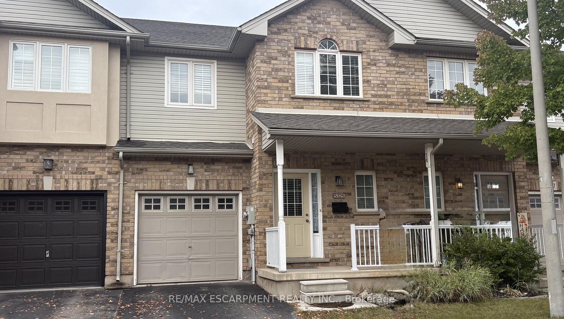 Photo 2 of 5325 Applegarth Drive, Burlington, Orchard — HOMEH