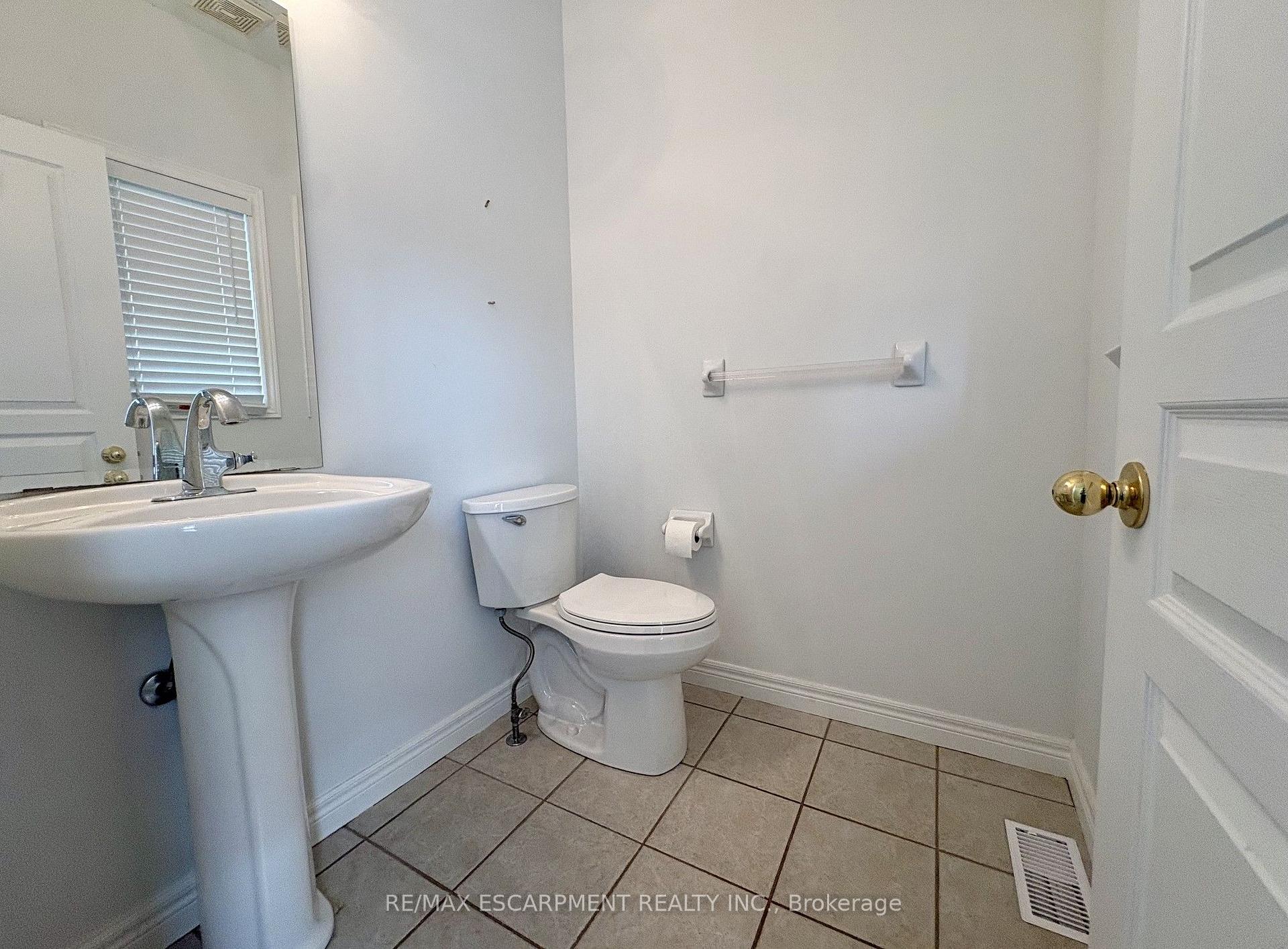 Photo 12 of 5325 Applegarth Drive, Burlington, Orchard — HOMEH
