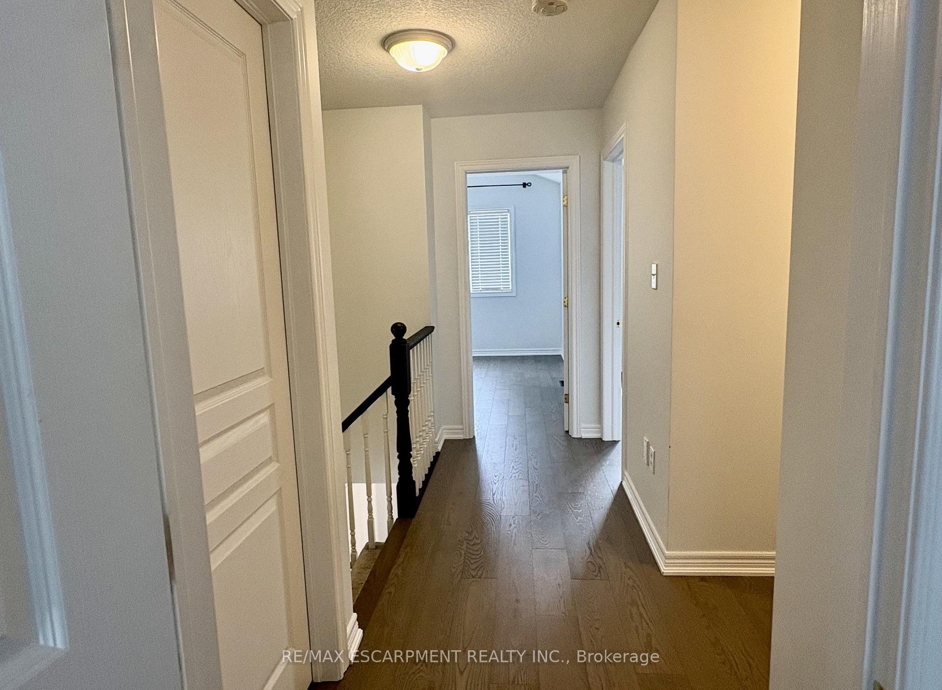 Photo 13 of 5325 Applegarth Drive, Burlington, Orchard — HOMEH