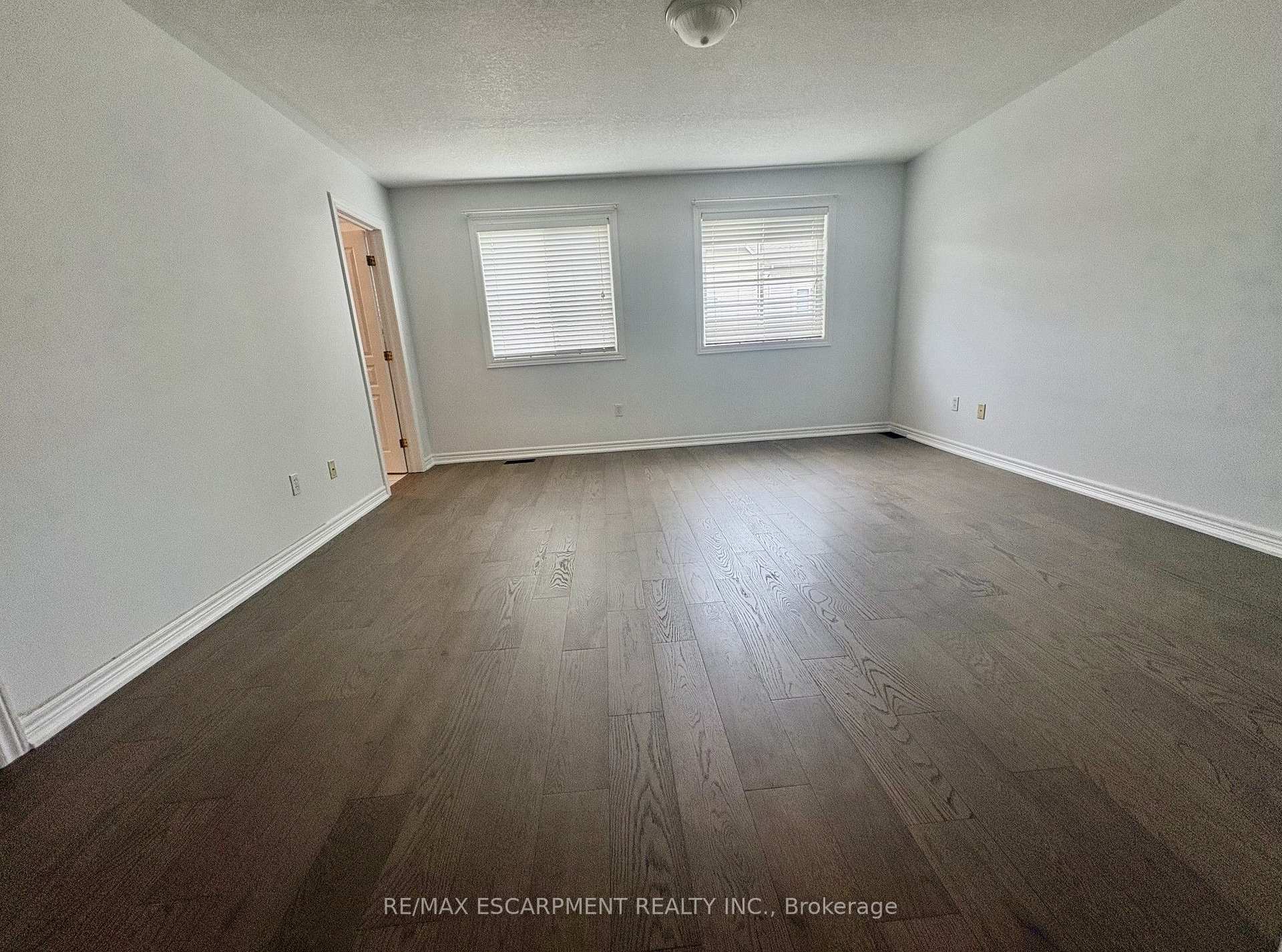 Photo 14 of 5325 Applegarth Drive, Burlington, Orchard — HOMEH