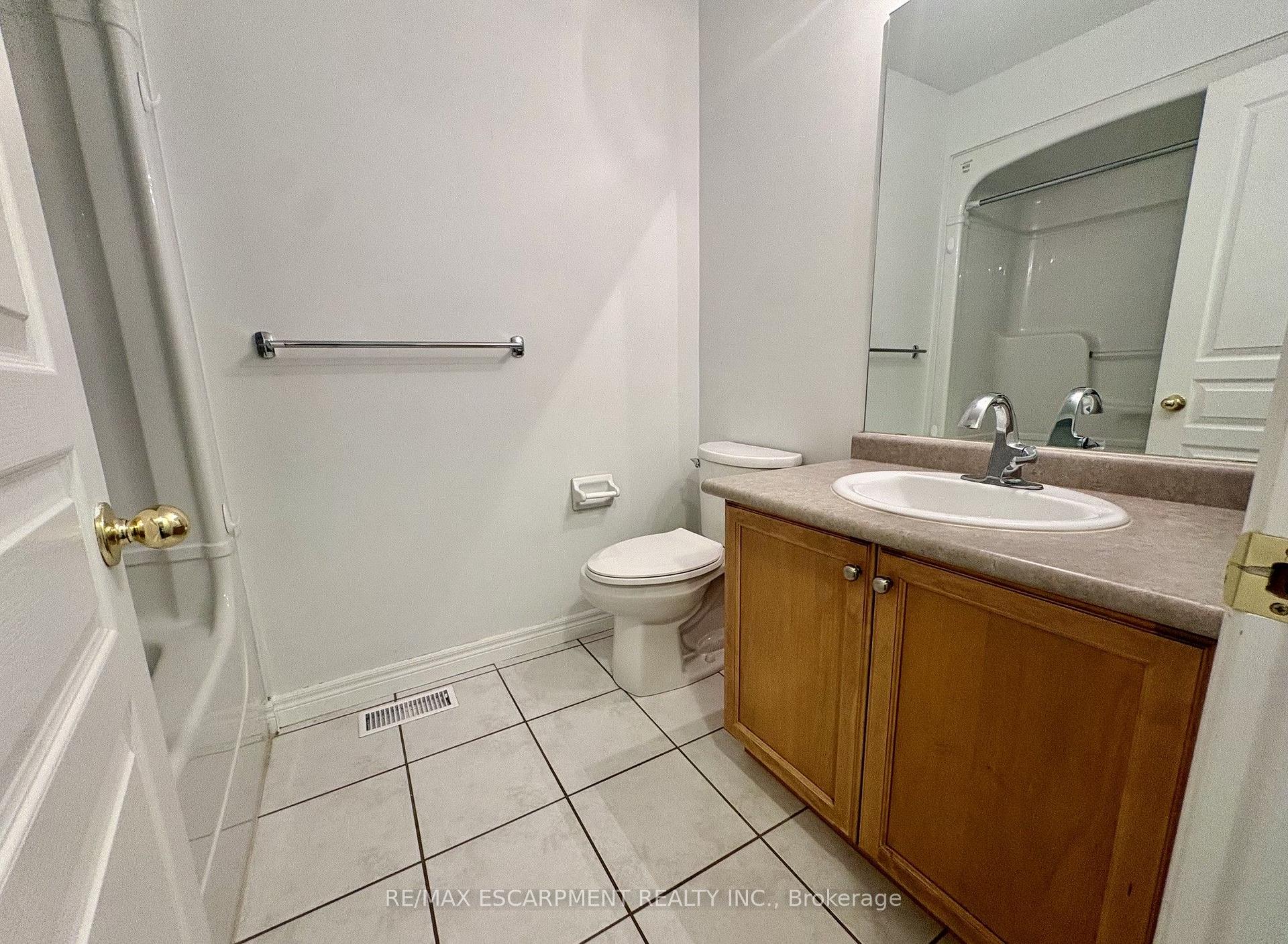 Photo 18 of 5325 Applegarth Drive, Burlington, Orchard — HOMEH