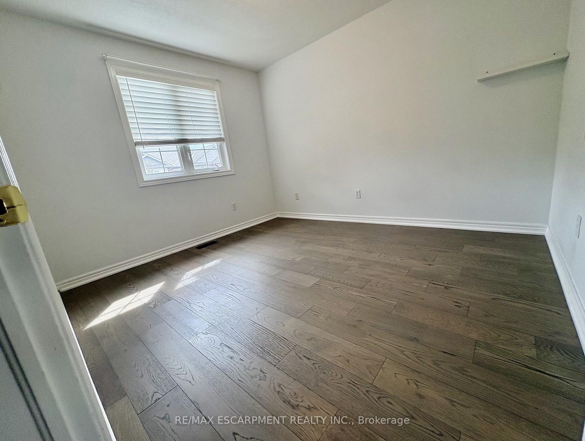 Photo 20 of 5325 Applegarth Drive, Burlington, Orchard — HOMEH
