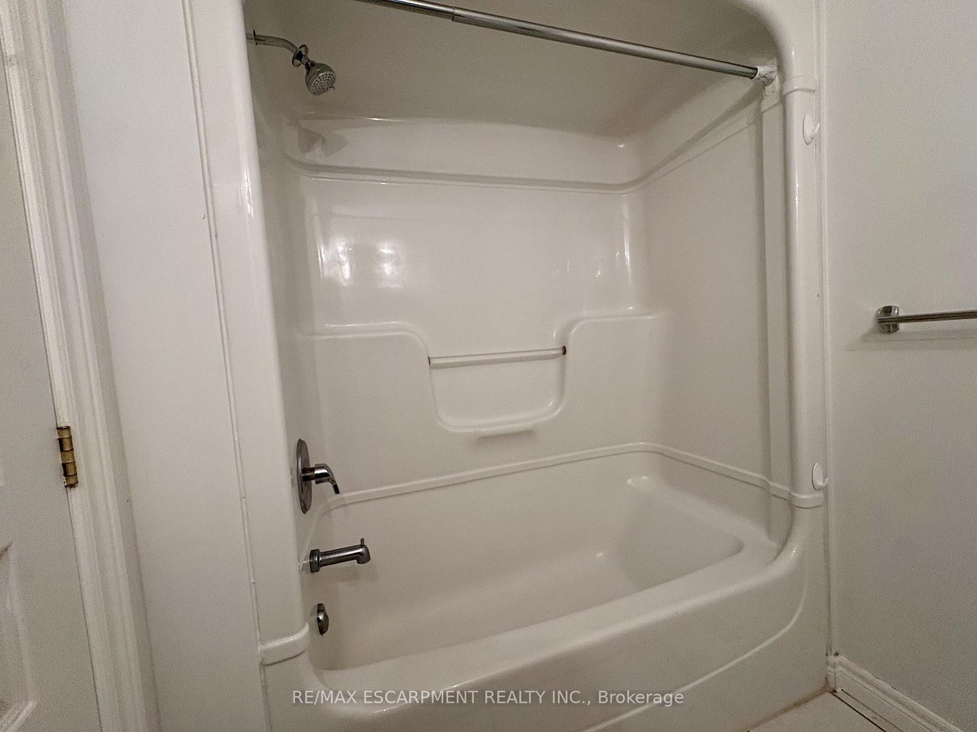 Photo 21 of 5325 Applegarth Drive, Burlington, Orchard — HOMEH