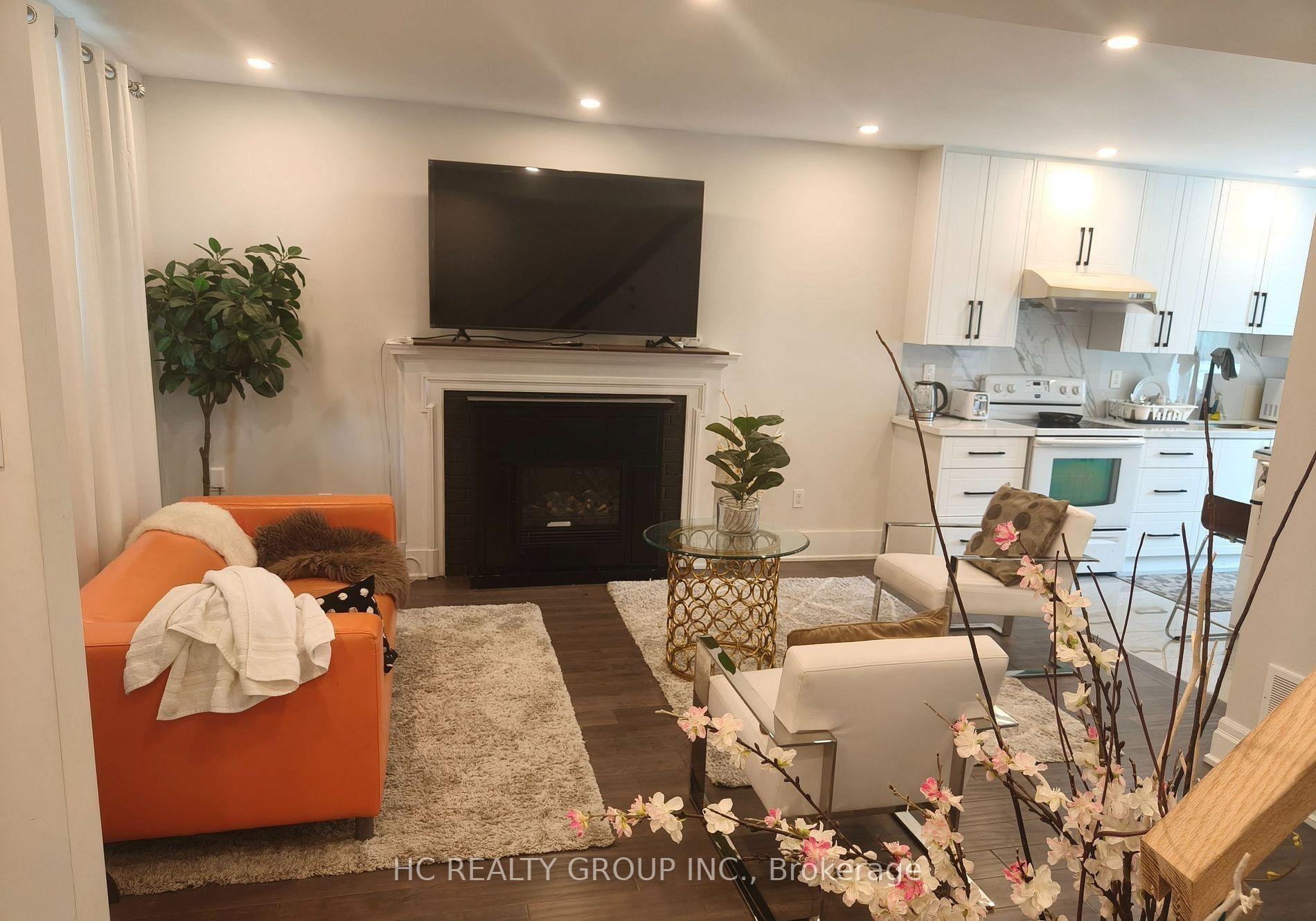 Photo 4 of 118 Courcelette Road, Scarborough, Birchcliffe-Cliffside — HOMEH