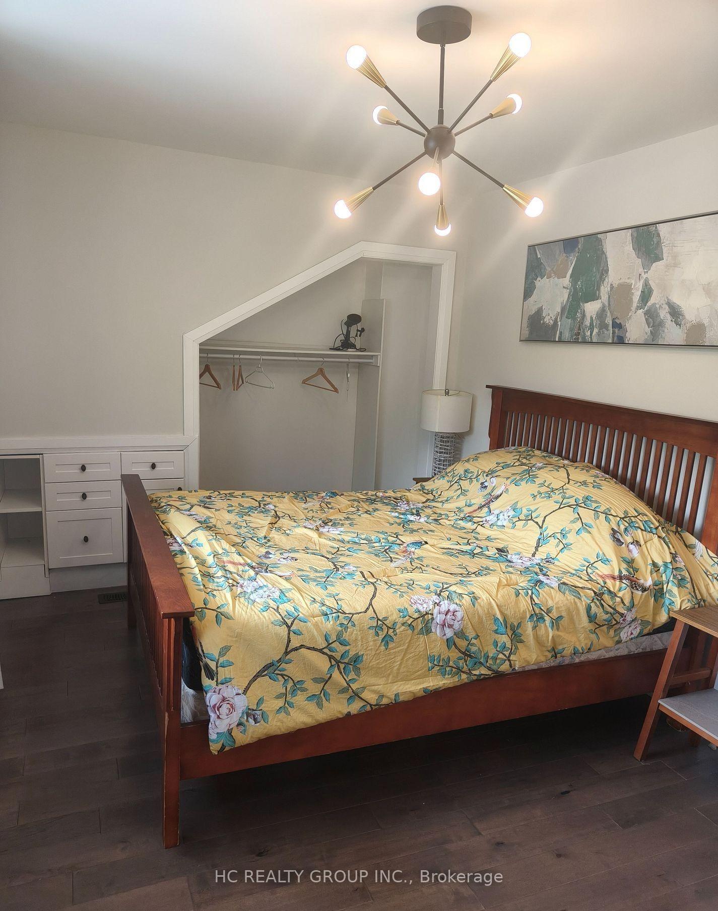 Photo 8 of 118 Courcelette Road, Scarborough, Birchcliffe-Cliffside — HOMEH
