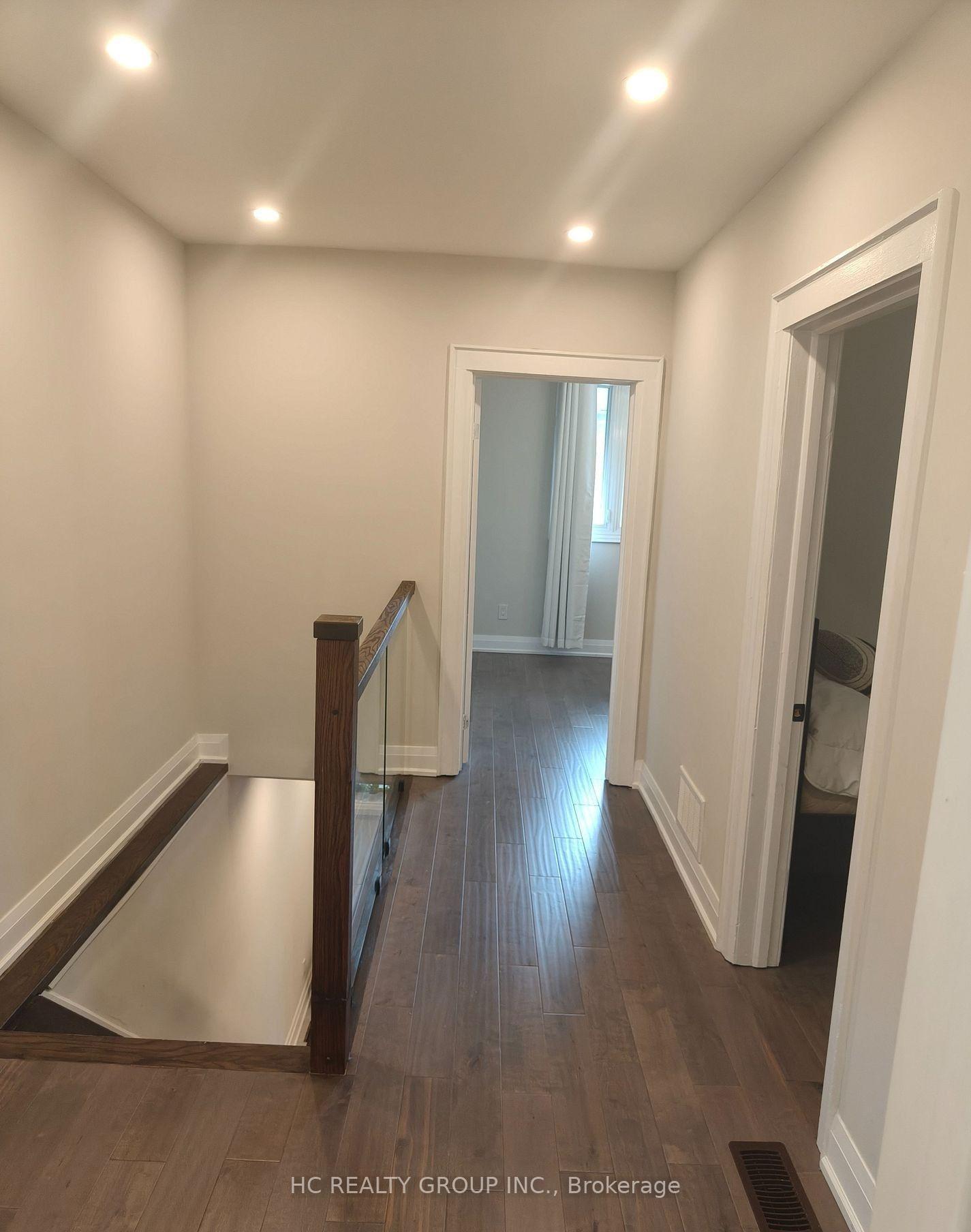 Photo 10 of 118 Courcelette Road, Scarborough, Birchcliffe-Cliffside — HOMEH