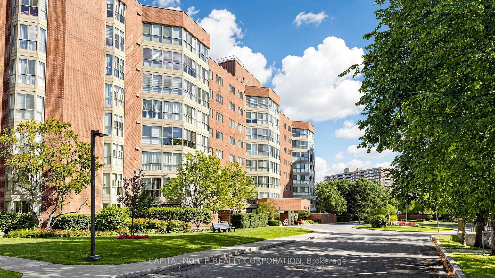 Photo 2 of Unit 308, 5 Weldrick Road W, Richmond Hill, North Richvale — HOMEH