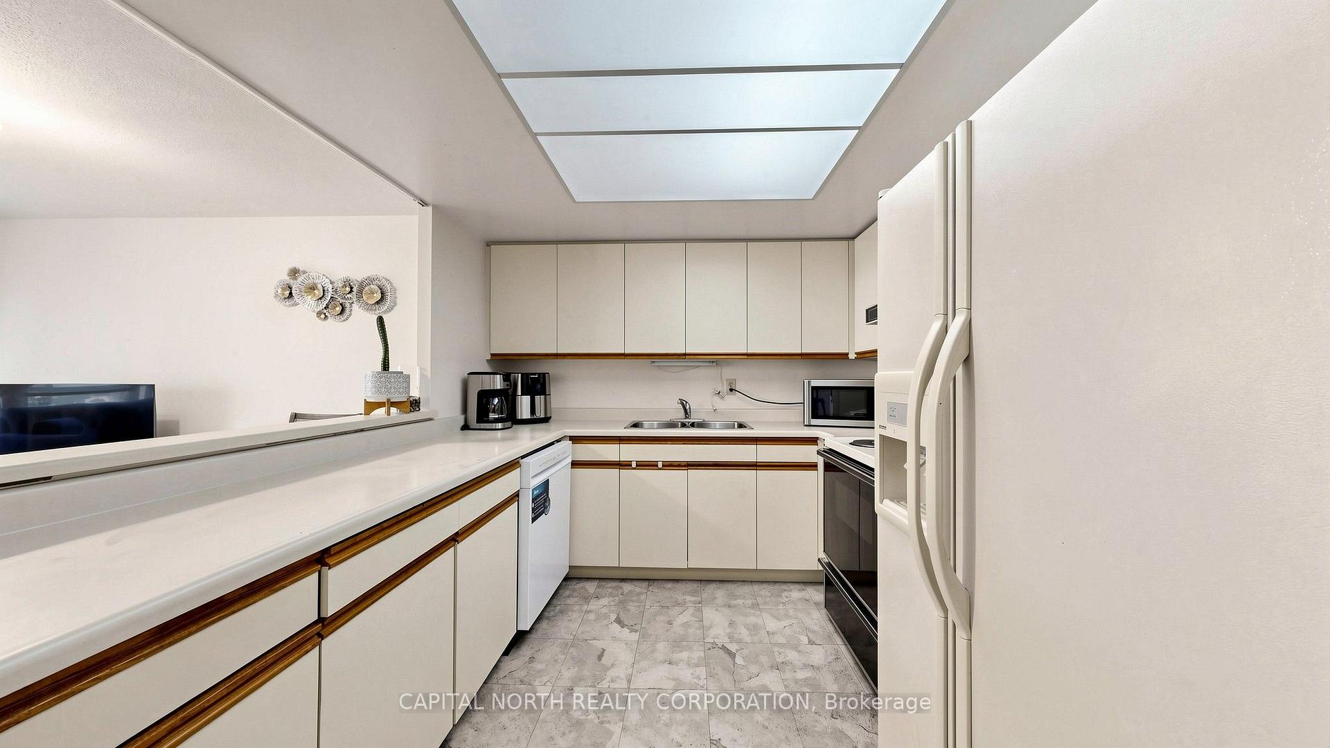 Photo 14 of Unit 308, 5 Weldrick Road W, Richmond Hill, North Richvale — HOMEH