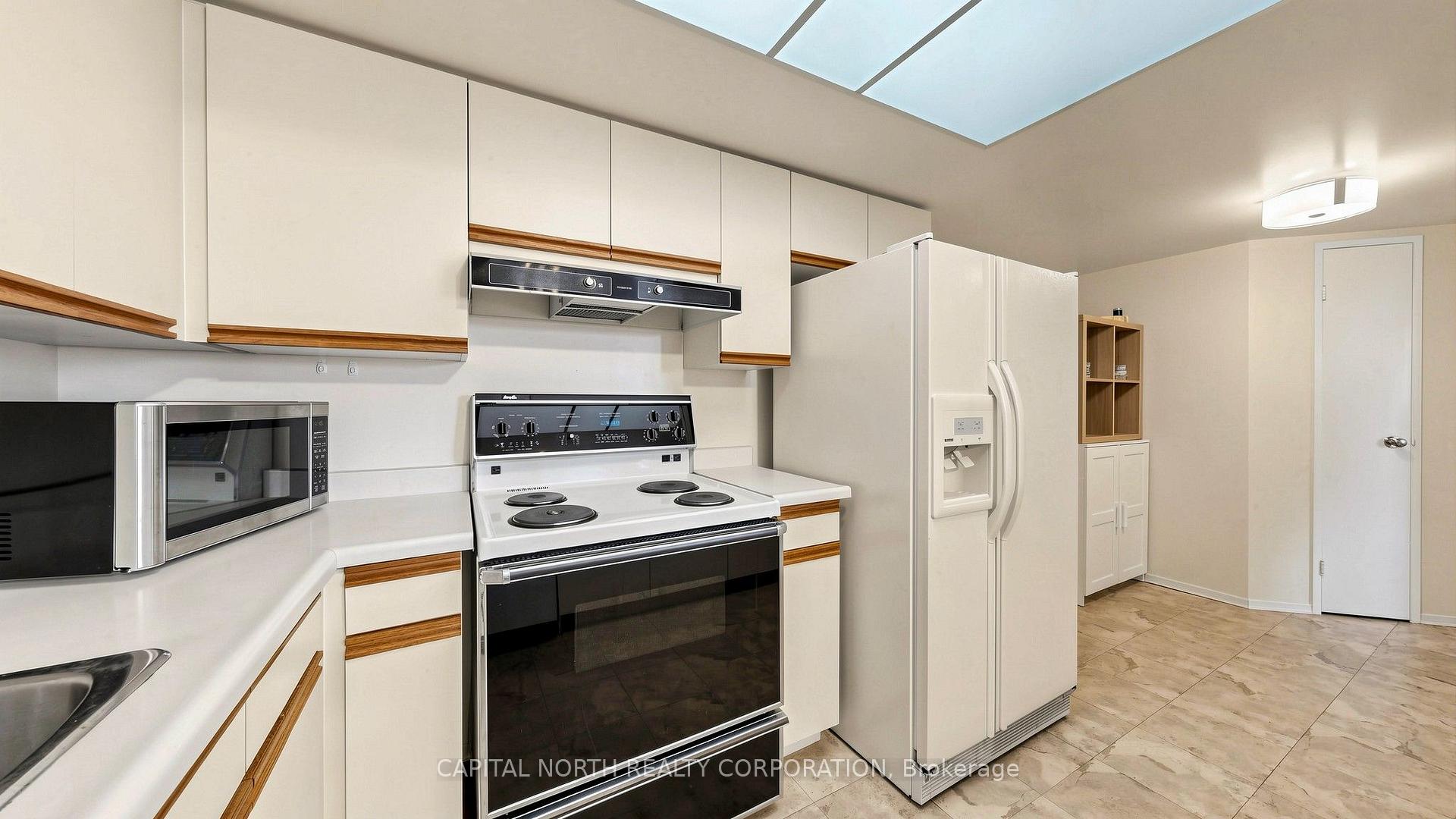 Photo 16 of Unit 308, 5 Weldrick Road W, Richmond Hill, North Richvale — HOMEH