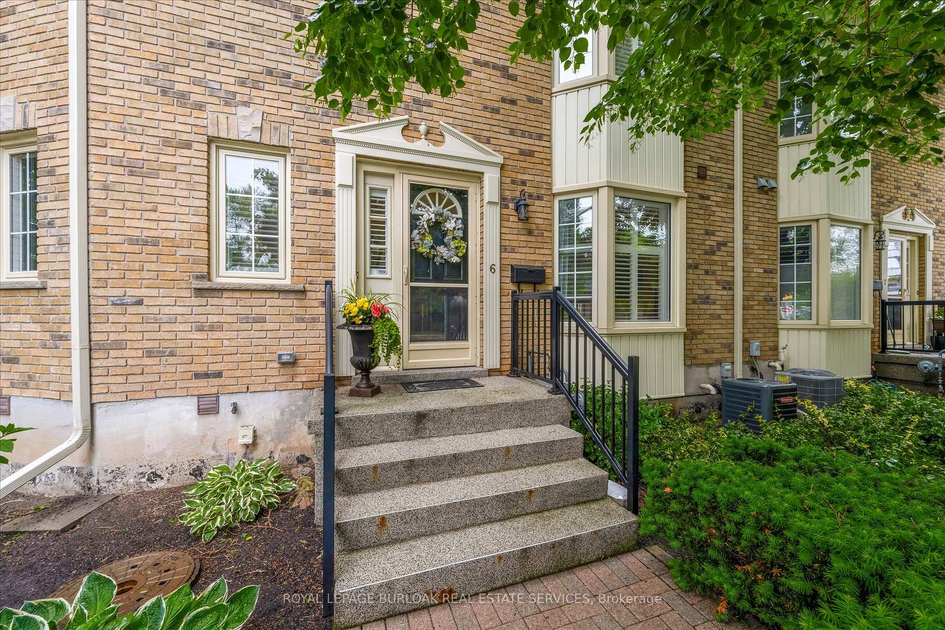 Photo 3 of Unit 6, 2110 New Street, Burlington, Brant — HOMEH
