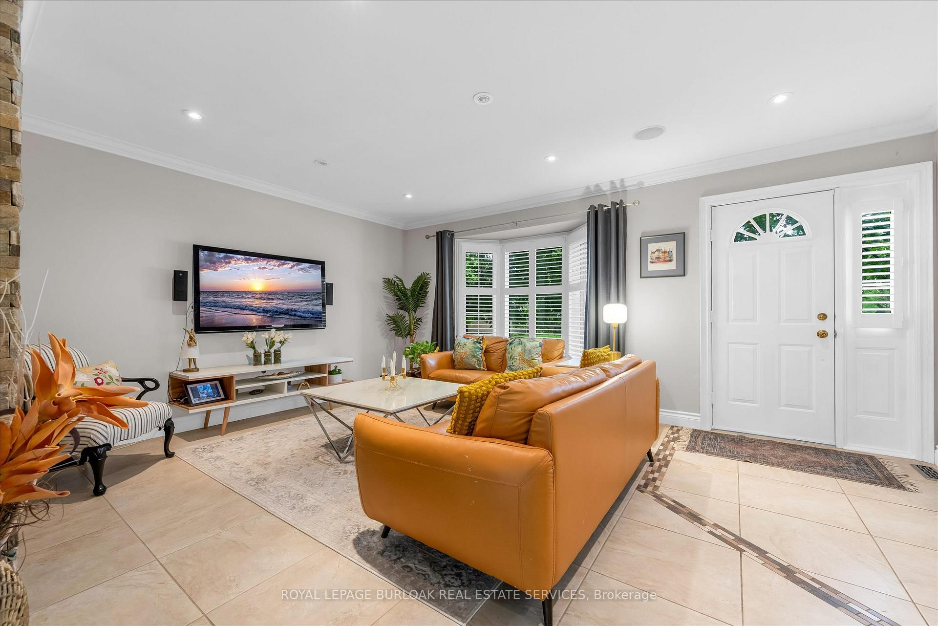 Photo 5 of Unit 6, 2110 New Street, Burlington, Brant — HOMEH
