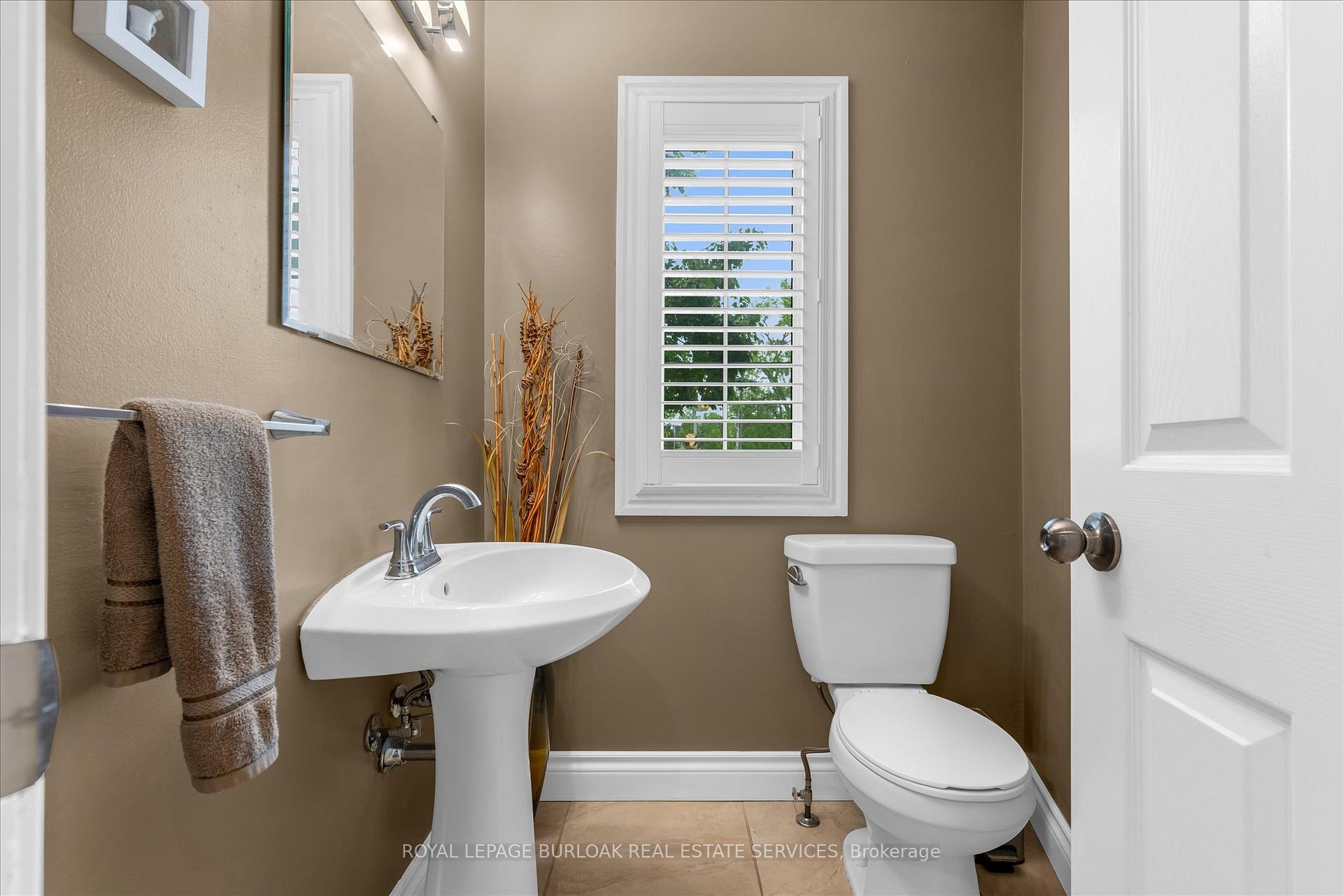 Photo 7 of Unit 6, 2110 New Street, Burlington, Brant — HOMEH