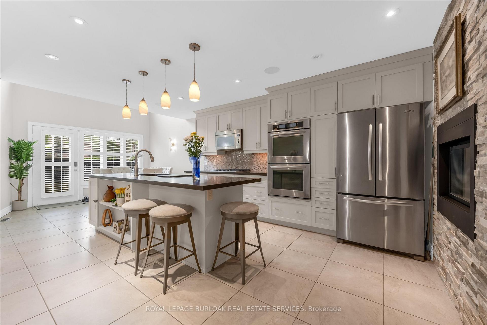 Photo 10 of Unit 6, 2110 New Street, Burlington, Brant — HOMEH