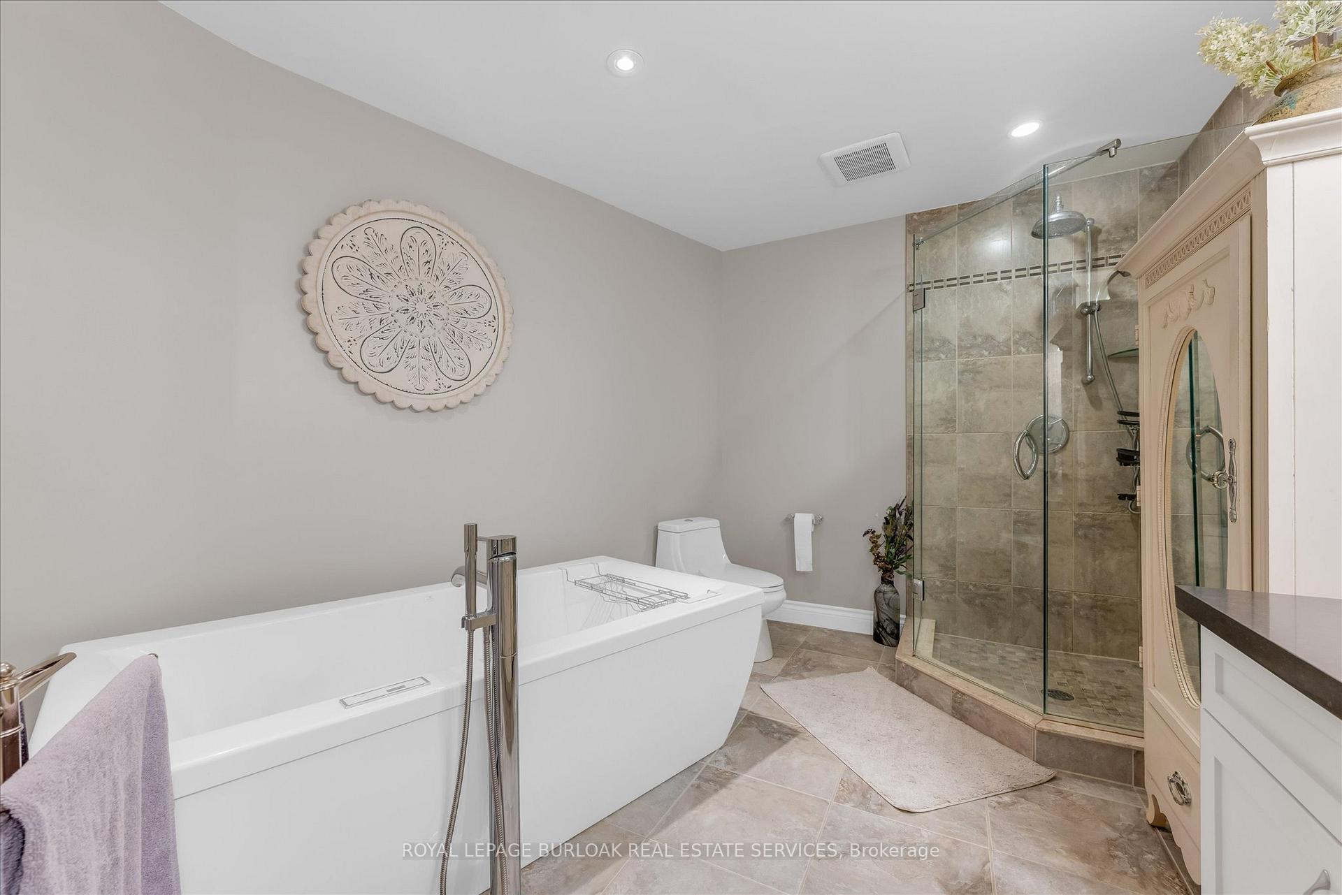 Photo 21 of Unit 6, 2110 New Street, Burlington, Brant — HOMEH