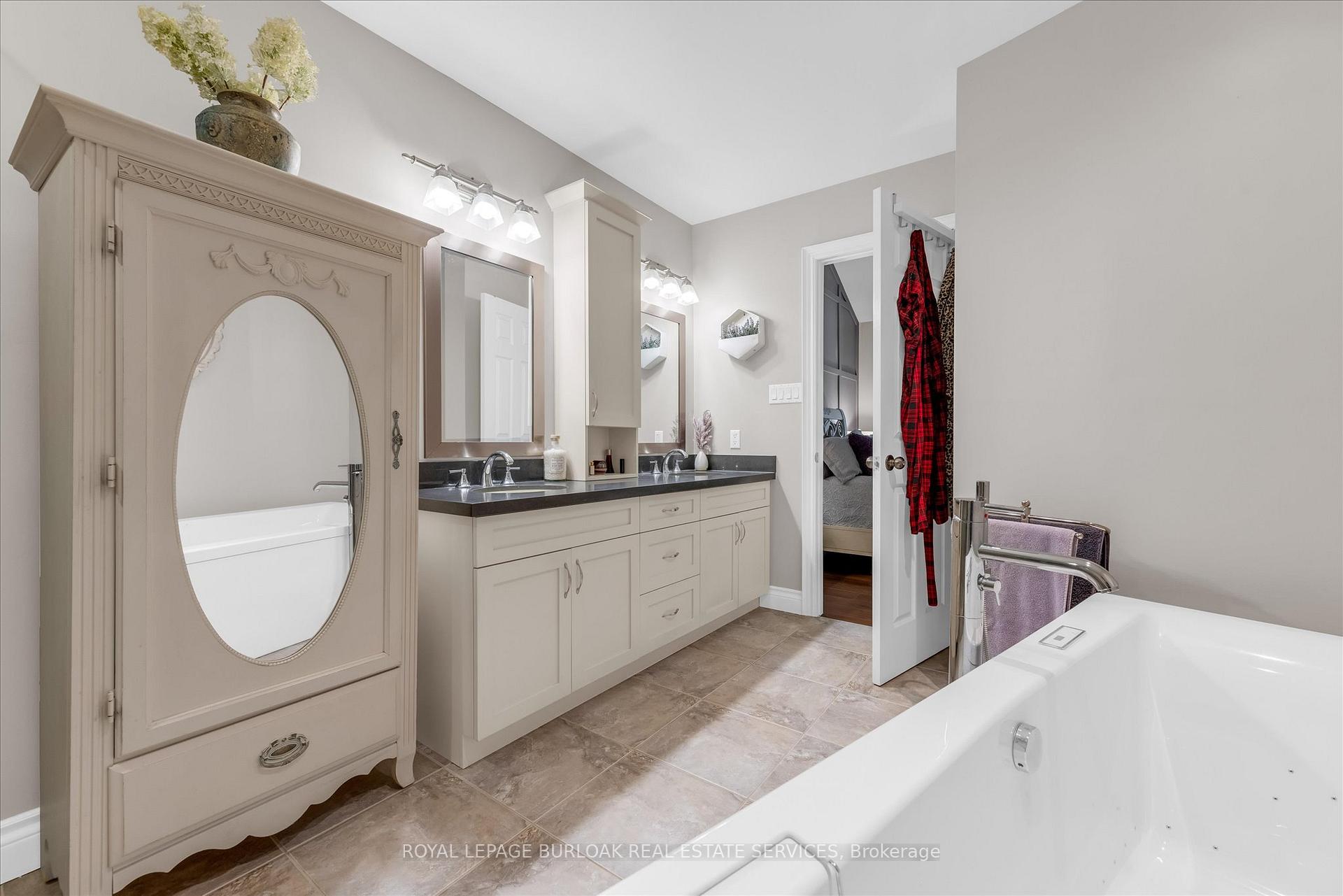 Photo 22 of Unit 6, 2110 New Street, Burlington, Brant — HOMEH