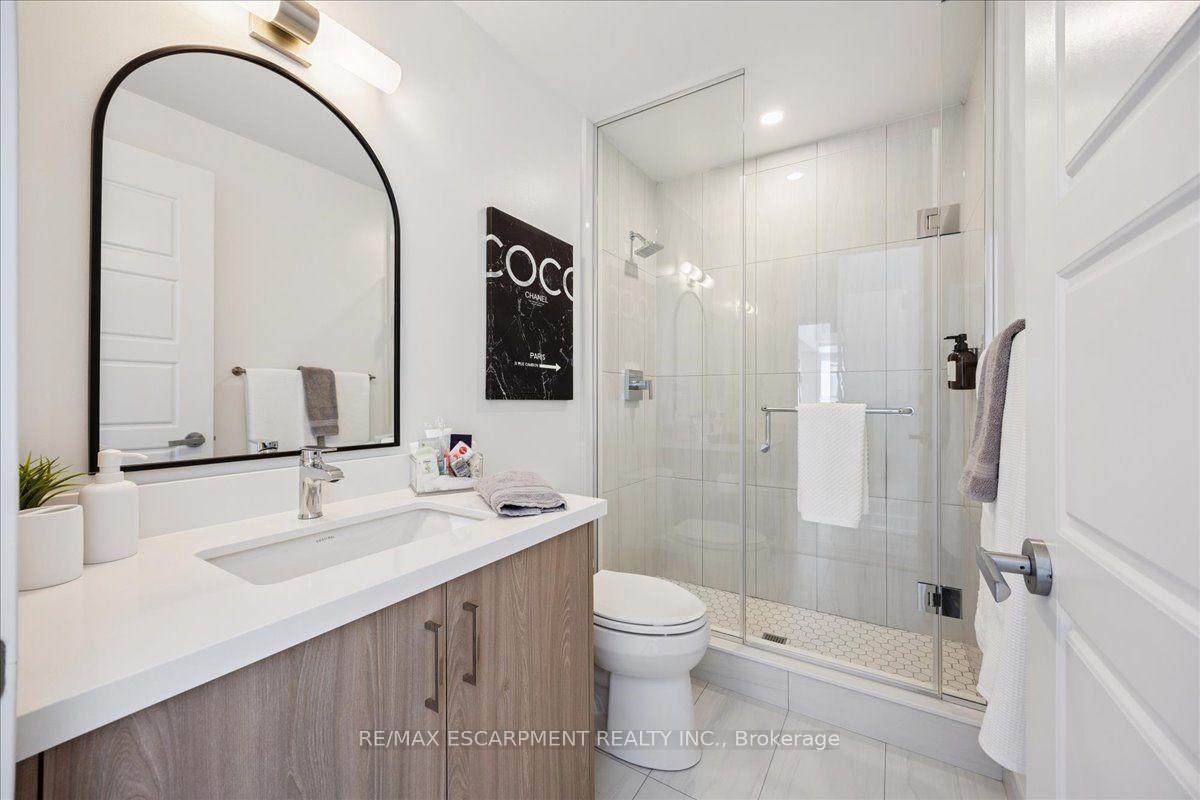Photo 23 of Unit 609, 333 Sunseeker Avenue, Innisfil, Rural Innisfil — HOMEH