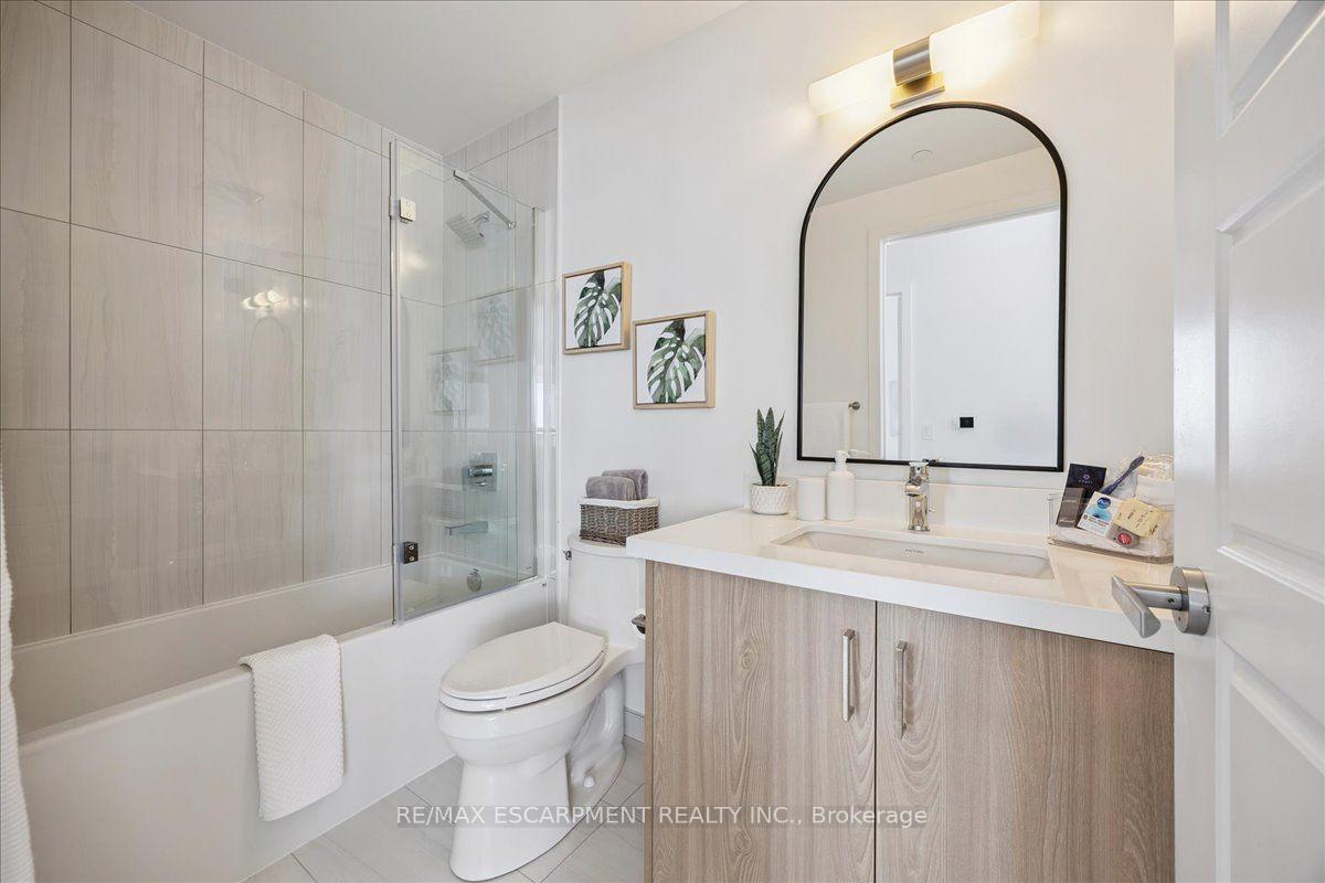 Photo 27 of Unit 609, 333 Sunseeker Avenue, Innisfil, Rural Innisfil — HOMEH