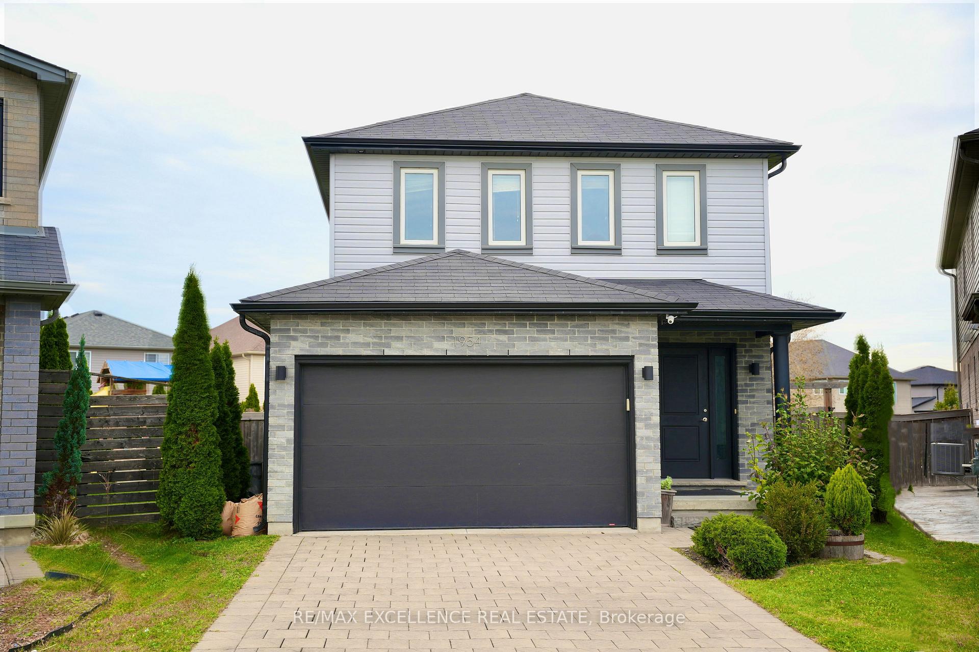 Photo 1 of 1954 Foxridge Crescent, London, North S — HOMEH